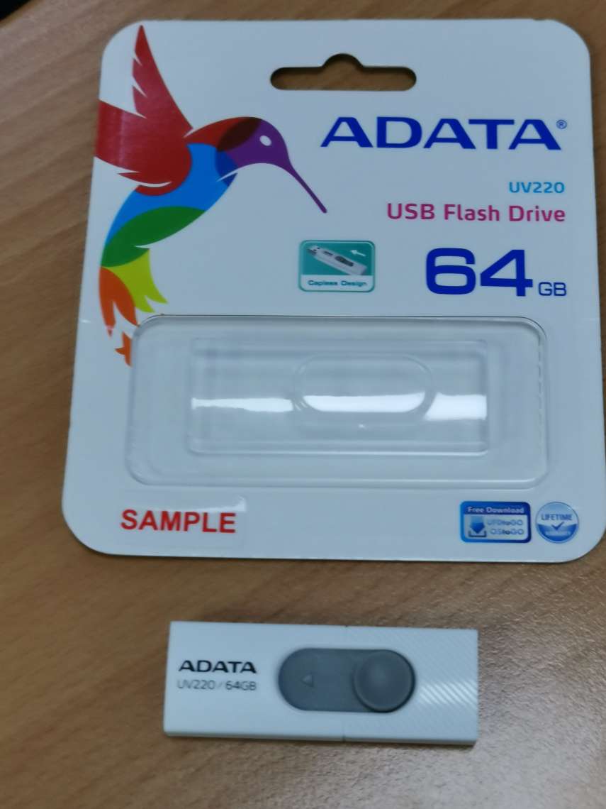 USB klíč A-DATA UV220, 64GB, USB 2.0, White (AUV220-64G-RWHGY)