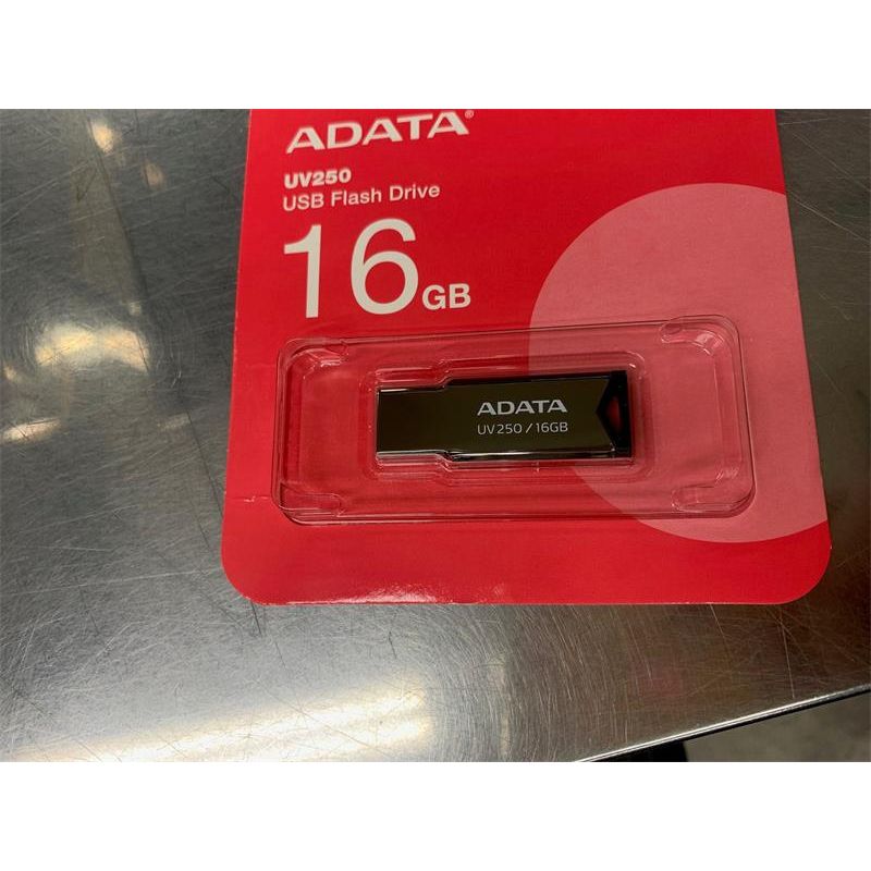 USB klíč A-DATA UV250, 16GB (AUV250-16G-RBK)
