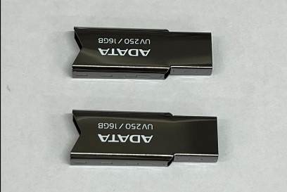 USB klíč A-DATA UV250, 16GB (AUV250-16G-RBK) USB klíč A-DATA UV250, 16GB (AUV250-16G-RBK)