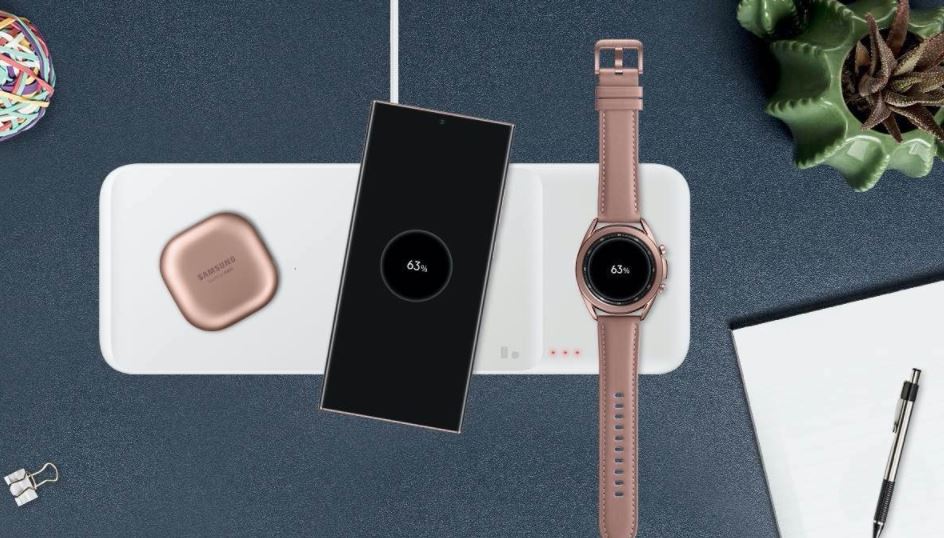 Bezdrátová nabíječka Samsung Trio s adaptérem a kabelem, white Bezdrátová nabíječka Samsung Trio s adaptérem a kabelem, white