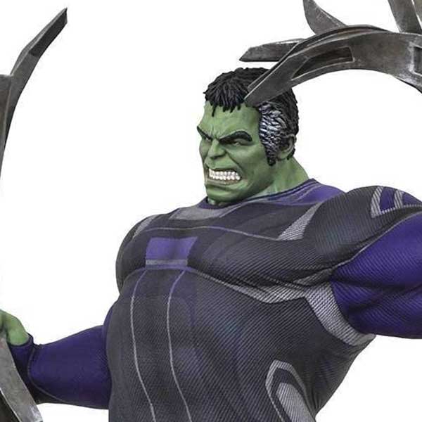 Figurka Avengers: Endgame Hulk Deluxe Gallery Diorama