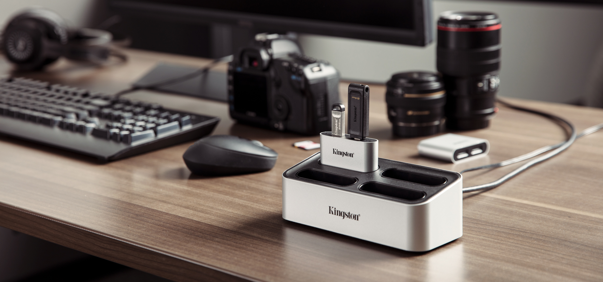 Dokovací stanice pro čtečky paměťových karet Kingston Workflow + USB mini HUB