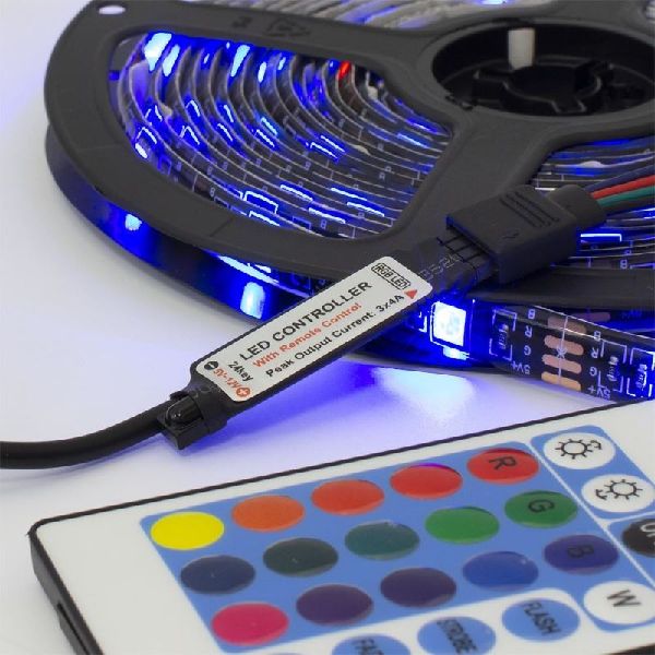 White Shark LED pásek s dálkovým ovládáním, HELIOS-3 RGB, 3 m White Shark LED pásek s dálkovým ovládáním, HELIOS-3 RGB, 3 m