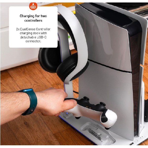 Multifunkční stanice FIXED pro PlayStation 5 (Slim) s větrákmi a nabíjením pro dva ovladače DualSense, černo-bílá Multifunkční stanice FIXED pro PlayStation 5 (Slim) s větrákmi a nabíjením pro dva ovladače DualSense, černo-bílá